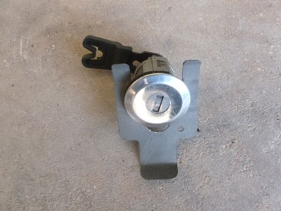 1998 Ford Expedition XLT - Rear Liftgate Lock Tumbler with Key4